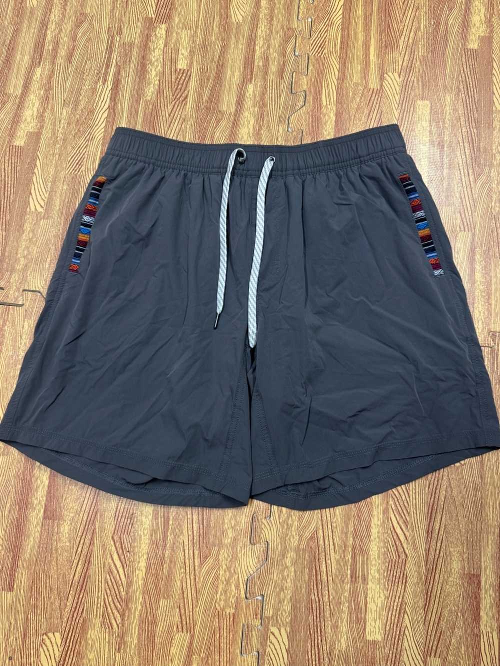 Wowie Nomad Lined Shorts Men Large Gray Aztec Drawstring Stretch Quick Dry 8”